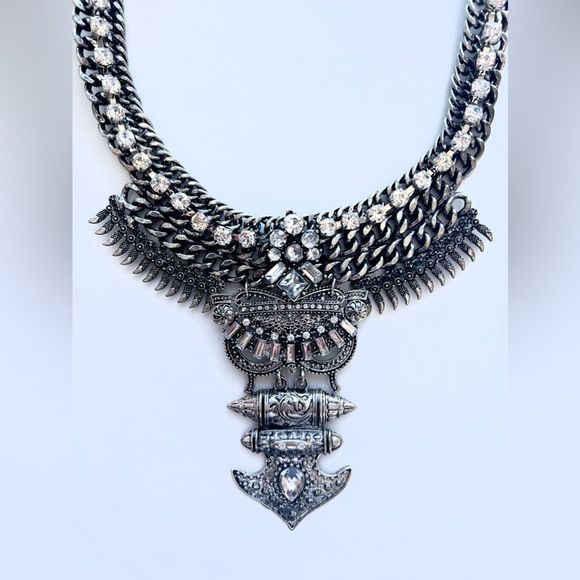 Silver Colored Necklace - Picture 3 of 4